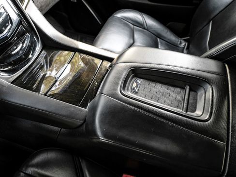 Used 2017 Cadillac Escalade Platinum image 23