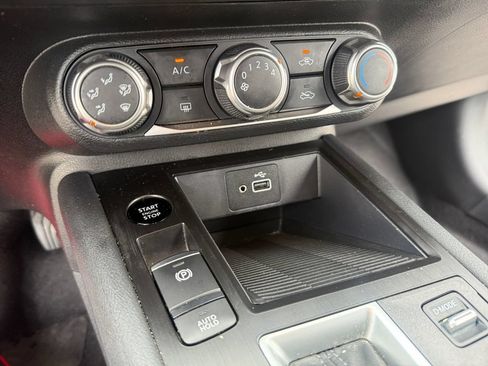 Used 2025 Nissan Kicks S AWD/4WD image 19