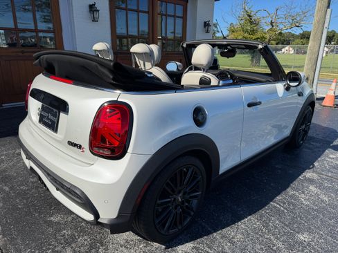 Used 2024 MINI Cooper S FWD image 3
