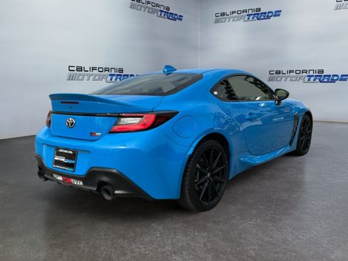 Used 2023 Toyota GR86 Premium RWD image 5