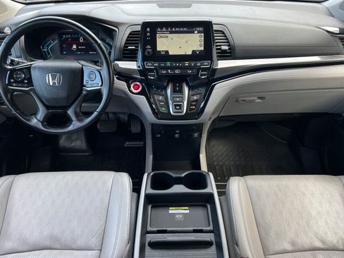 Used 2022 Honda Odyssey Elite image 3