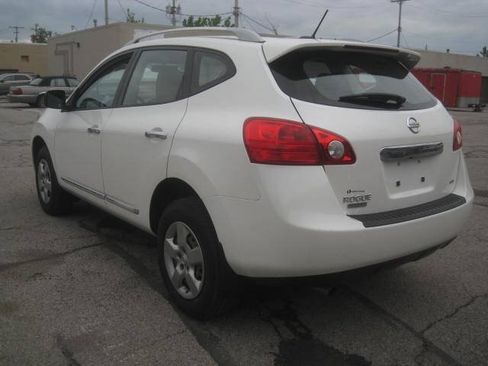 Used 2014 Nissan Rogue S w/ Convenience Package AWD/4WD image 4