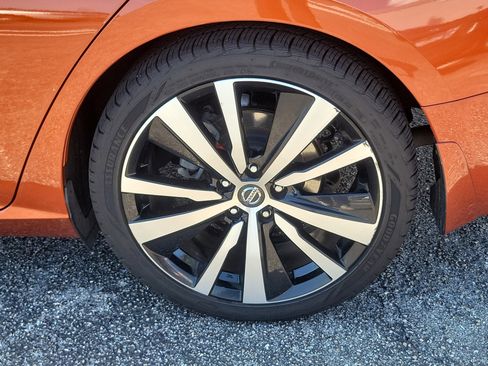Used 2020 Nissan Altima 2.5 SR FWD image 9
