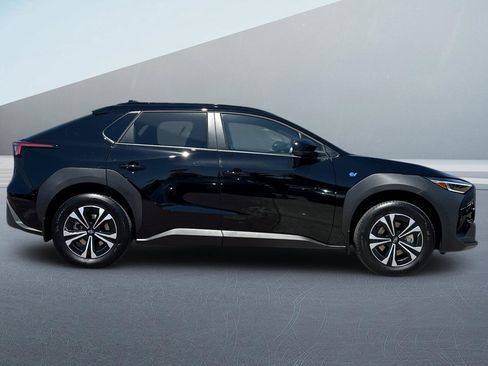 Used 2024 Subaru Solterra Premium image 3