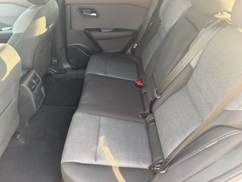 Used 2021 Nissan Rogue SV FWD image 12