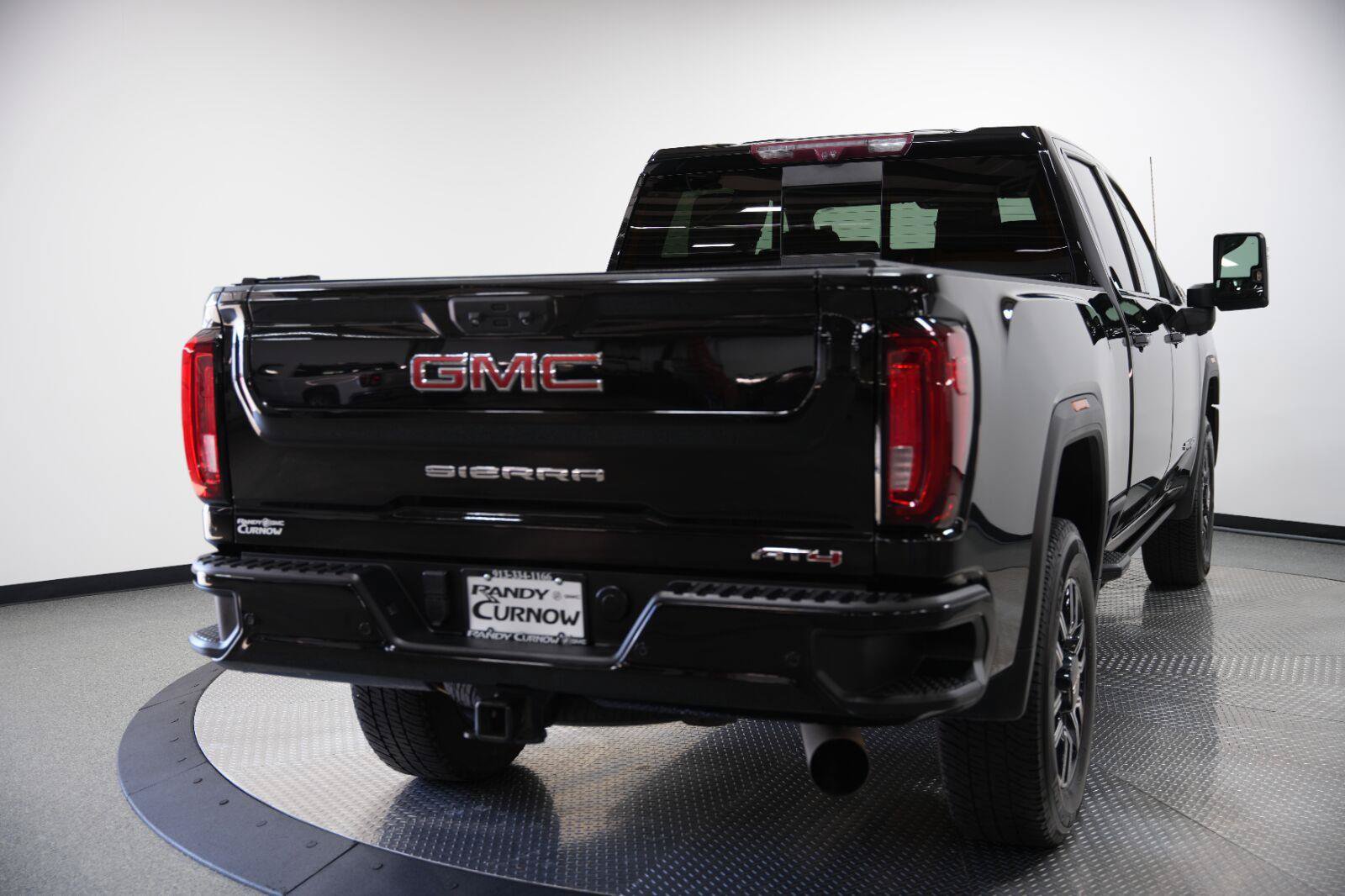 Used 2023 GMC Sierra 3500 AT4 w/ AT4 Premium Plus Package AWD/4WD image 9