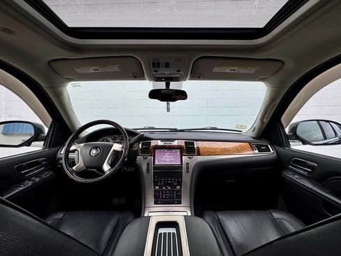 Used 2014 Cadillac Escalade Platinum image 16