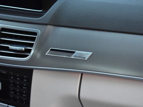 Used 2014 Mercedes-Benz E 350 Sedan image 59
