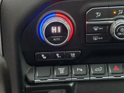 Used 2022 Chevrolet Silverado 2500 LTZ w/ LTZ Plus Package image 18