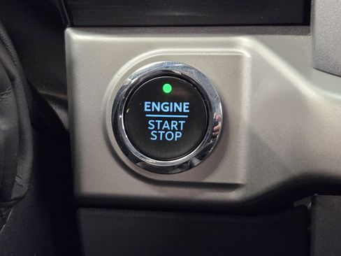 Certified 2022 Ford F150 XLT w/ Equipment Group 302A High image 21