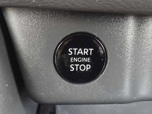 Used 2025 Nissan Rogue SV AWD/4WD image 26