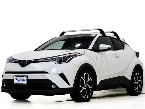 Used 2019 Toyota C-HR Limited FWD image 3