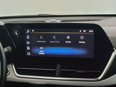 Used 2024 Chevrolet Trax LT w/ Sunroof Package FWD image 25
