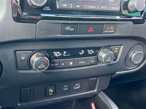 Used 2023 Nissan Frontier PRO-4X w/ Technology Package AWD/4WD image 29
