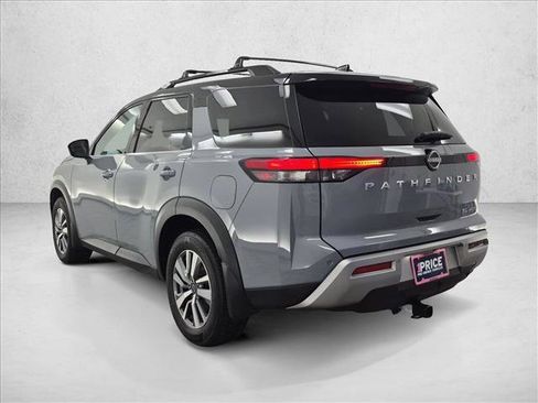 Used 2024 Nissan Pathfinder SL AWD/4WD image 8