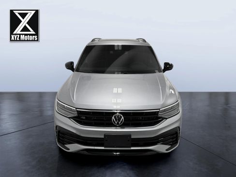 Used 2024 Volkswagen Tiguan SE R-Line image 8