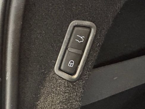 Used 2019 Maserati Levante image 25