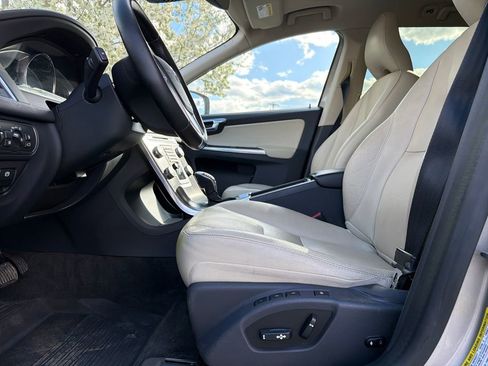 Used 2016 Volvo XC60 T5 Premier w/ Climate Package AWD/4WD image 19
