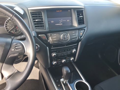 Certified 2019 Nissan Pathfinder SV image 21