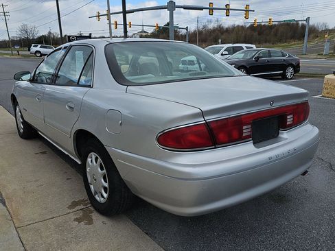 Used 2001 Buick Century Custom w/ Premium Pkg FWD image 4