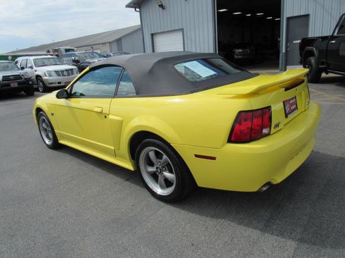 Used 2001 Ford Mustang GT RWD image 4