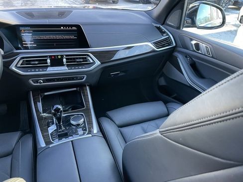 Used 2023 BMW X5 xDrive45e image 10