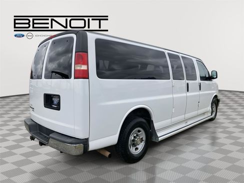Used 2015 Chevrolet Express 3500 LT w/ LT Preferred Equipment Group image 5
