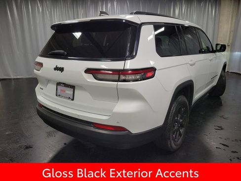 Used 2024 Jeep Grand Cherokee L Laredo AWD/4WD image 8