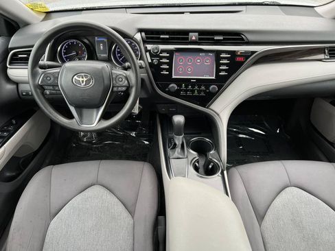 Used 2020 Toyota Camry LE FWD image 13