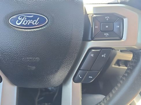 Used 2021 Ford F250 Lariat w/ Lariat Ultimate Package AWD/4WD image 31