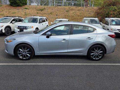Used 2018 MAZDA MAZDA3 Touring FWD image 4