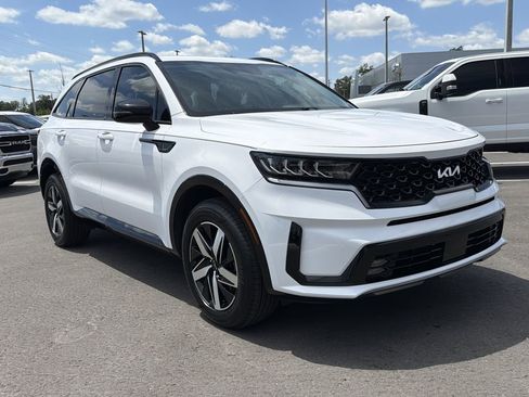 Used 2023 Kia Sorento EX FWD image 2