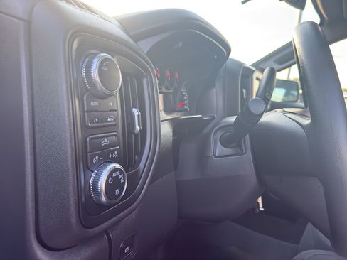 Used 2021 GMC Sierra 1500 4x4 Crew Cab w/ Sierra Value Package image 14