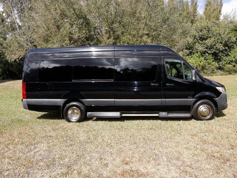 Used 2019 Mercedes-Benz Sprinter 170 image 2