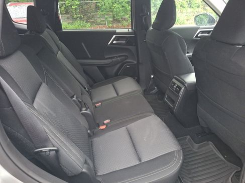 Used 2025 Mitsubishi Outlander ES AWD/4WD image 15