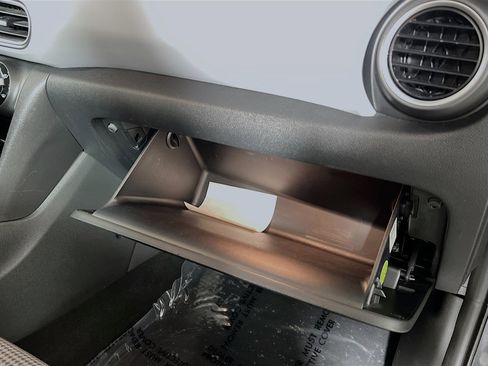 Used 2021 Hyundai Kona SE image 33