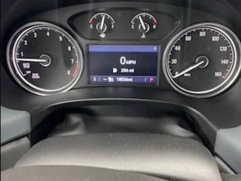 Used 2024 Buick Enclave Essence w/ Sport Touring Edition image 5