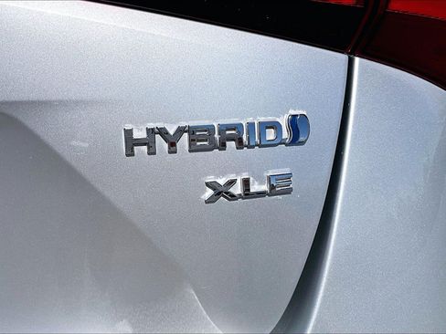 Used 2022 Toyota Prius XLE FWD image 31