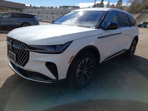 New 2026 Lincoln Nautilus Premier image 3