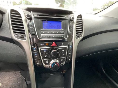 Used 2013 Hyundai Elantra GT FWD image 3