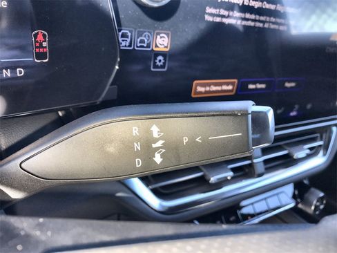 New 2026 Chevrolet Equinox EV LT image 18