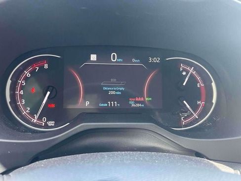 Used 2025 Toyota RAV4 XLE AWD/4WD image 27