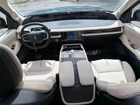 New 2027 Lincoln Navigator Reserve AWD/4WD image 27