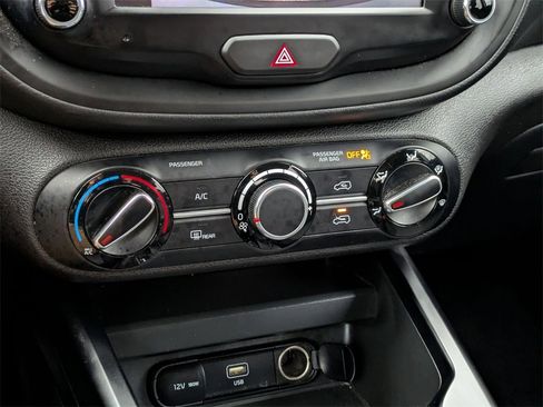 Used 2024 Kia Soul LX w/ Option Group 015 image 17