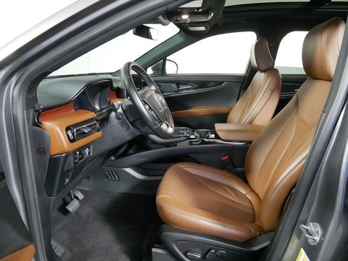 Used 2023 Lincoln Nautilus Reserve image 16