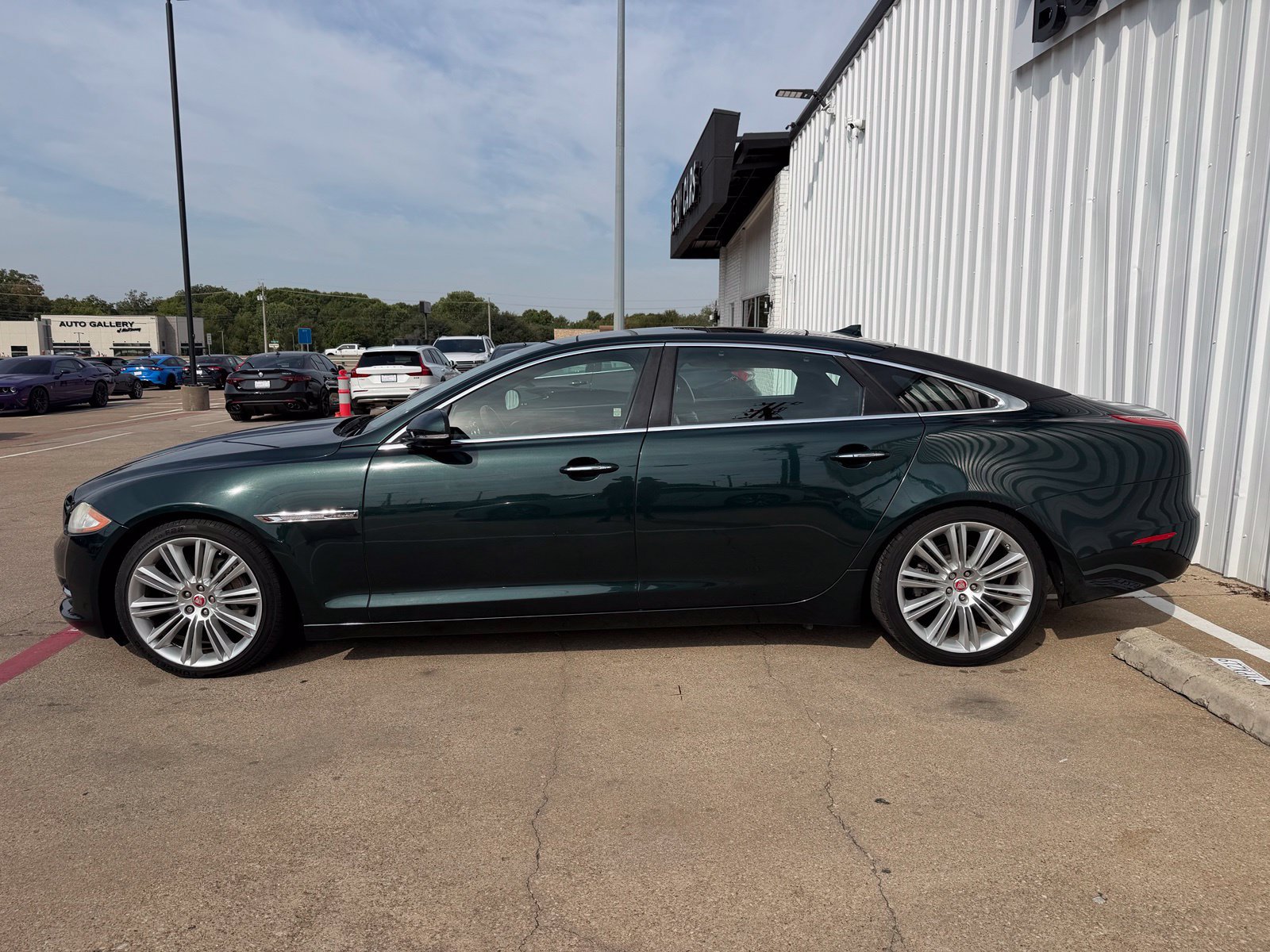 Used 2015 Jaguar XJ L Portfolio RWD image 3