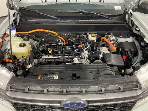 Certified 2022 Ford Maverick XLT FWD image 9