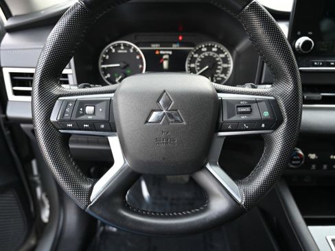 Used 2023 Mitsubishi Outlander SE image 23