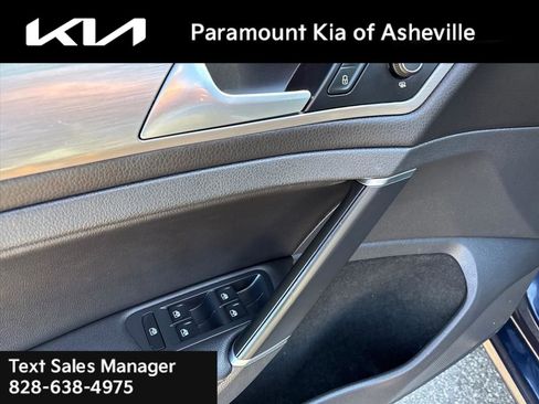 Used 2017 Volkswagen Golf S FWD image 28
