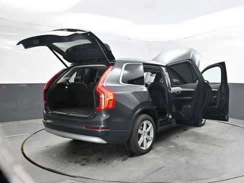 Used 2022 Volvo XC90 T5 Momentum AWD/4WD image 44